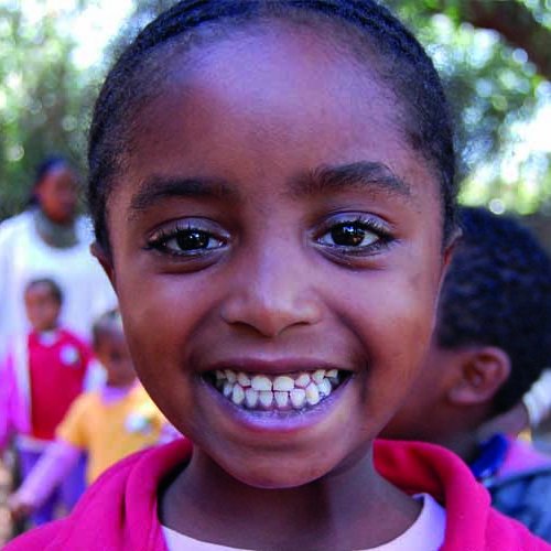 Mädchen in Äthiopien wollen zur Schule gehen