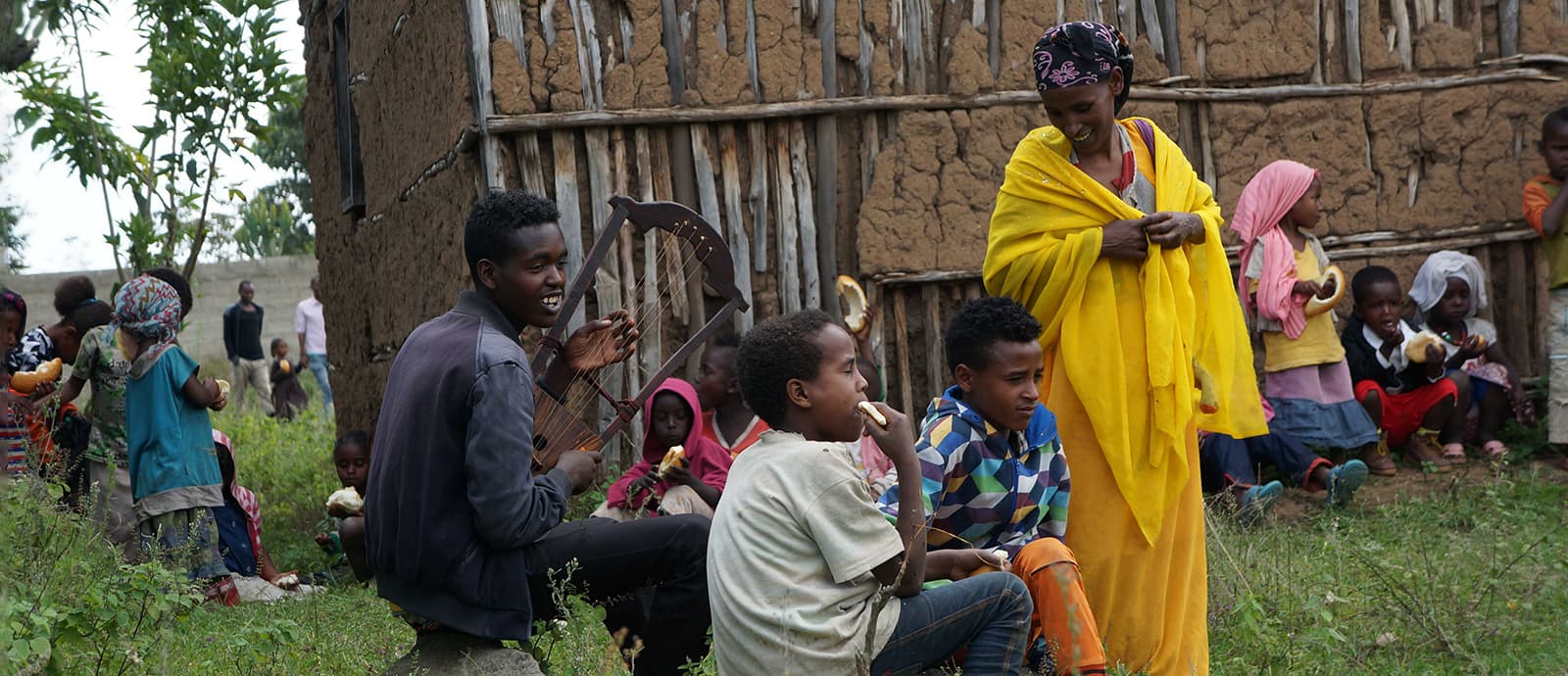 Jungendliche aus Äthiopien machen Musik