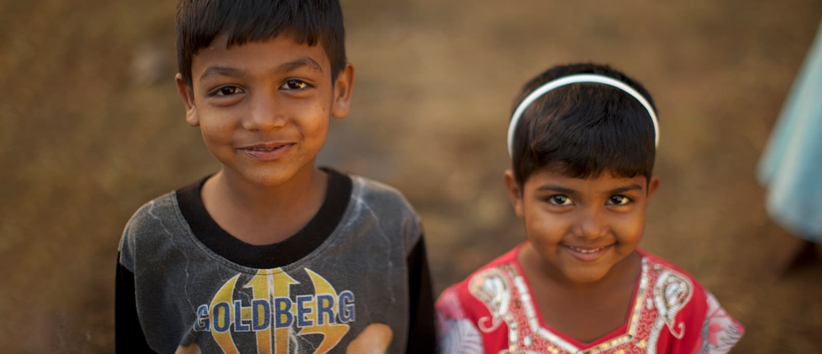 Indische Kinder lächeln
