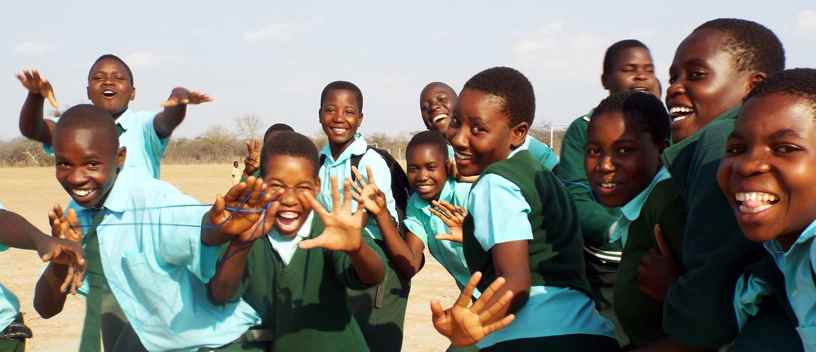 Pausenspaß - Kinder der Oberschule in Simbabwe