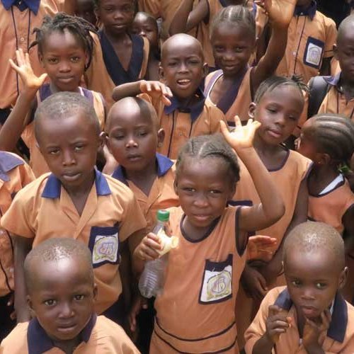 schulkinder-in-mongegba-sq